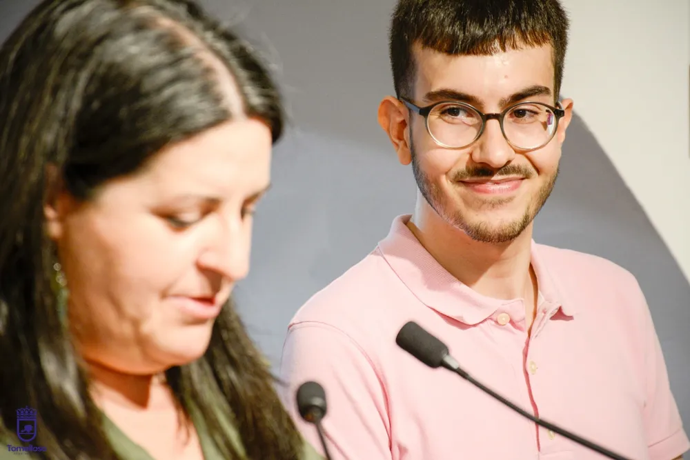 Agenda Ocio - Inaugurada la exposición “Mamá quiero ser artista” del joven tomellosero José Luis Novillo 