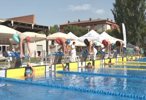 Agenda Ocio - La piscina del Rey Juan Carlos brilla en el regional absoluto de verano de natación 