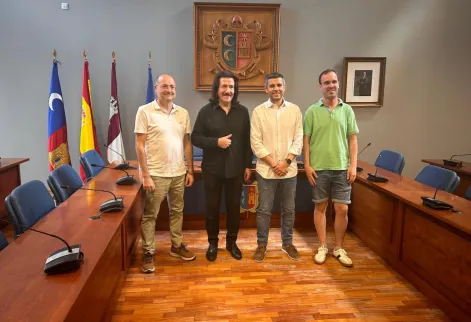 Agenda Ocio - Luis Cobos dirigirá a la Filarmónica Beethoven en su 175 Aniversario 